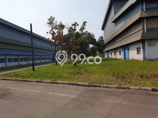 KAWASAN KOMERSIAL! Gudang Disewakan di Balaraja, Luas 17000m², Akses Utama KAWASAN KOMERSIAL! Gudang Disewakan di Balaraja, Luas 17000m², Akses Utama