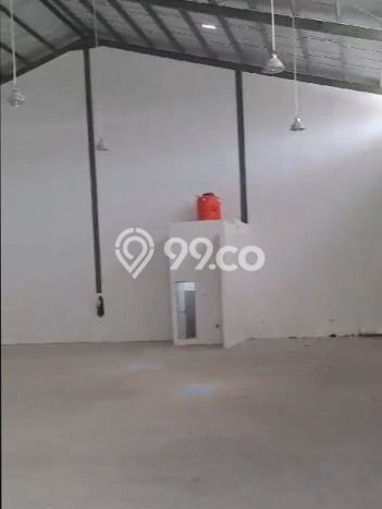 LOKASI BISNIS! Gudang For Rent di Legok, Luas 587m², Jalan Utama LOKASI BISNIS! Gudang For Rent di Legok, Luas 587m², Jalan Utama