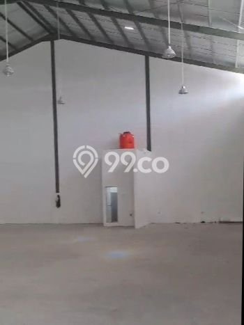 LOKASI BISNIS! Gudang For Rent di Legok, Luas 587m², Jalan Utama LOKASI BISNIS! Gudang For Rent di Legok, Luas 587m², Jalan Utama