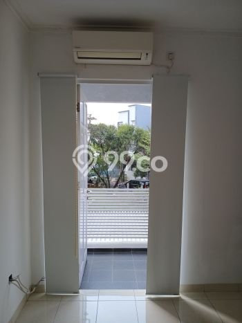 Rumah Elit LB 322m2 Siap Pakai Desain Elegan di Semanan, Jakarta Barat Rumah Elit LB 322m2 Siap Pakai Desain Elegan di Semanan, Jakarta Barat