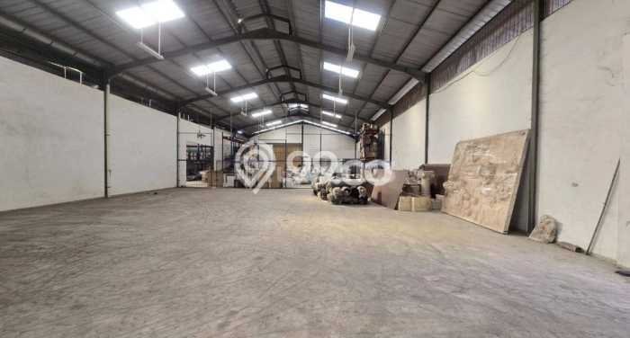 Unit Gudang Disewakan di Cikokol di Area Ramai & Strategis Unit Gudang Disewakan di Cikokol di Area Ramai & Strategis