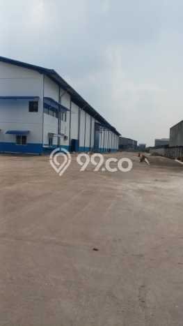 Gudang disewakan di Jati Uwung Tangerang dengan luas bangunan 2500m2 Gudang disewakan di Jati Uwung Tangerang dengan luas bangunan 2500m2