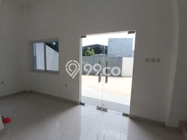 AREA KOMERSIAL! Gudang di Cipondoh, Luas 600m², Akses Utama AREA KOMERSIAL! Gudang di Cipondoh, Luas 600m², Akses Utama