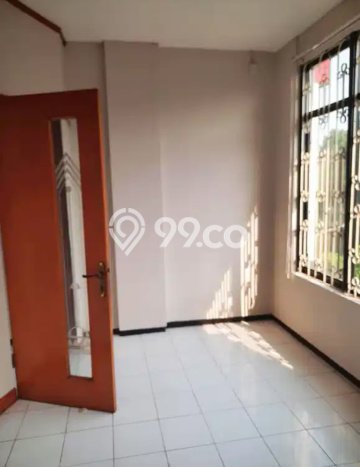 LOKASI PREMIUM! Ruko di Tegalsari, Luas 252m2m², Pusat Komersial LOKASI PREMIUM! Ruko di Tegalsari, Luas 252m2m², Pusat Komersial