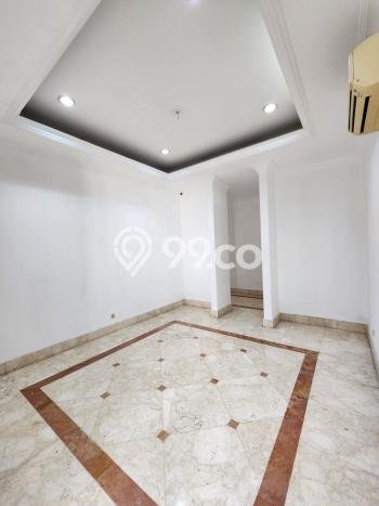 Ready to Use! Premium House LT 650m2 Desain Elegan di Lebak Bulus Ready to Use! Premium House LT 650m2 Desain Elegan di Lebak Bulus