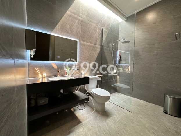 Rumah Mewah LB 200m2 Siap Huni Desain Elegan di Sektor 9-Bintaro, Tangerang Selatan Rumah Mewah LB 200m2 Siap Huni Desain Elegan di Sektor 9-Bintaro, Tangerang Selatan