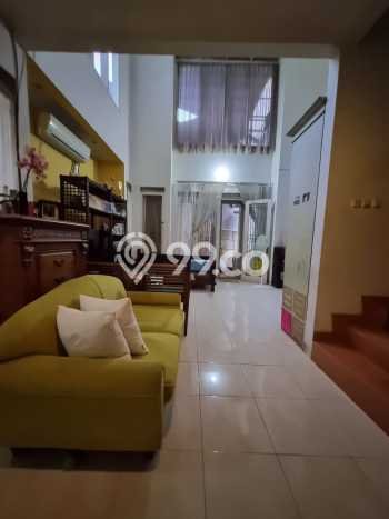 Rumah Menguntungkan di , Dekat Kawasan Komersial, Tangerang Selatan - 5 Kamar Tidur Rumah Menguntungkan di , Dekat Kawasan Komersial, Tangerang Selatan - 5 Kamar Tidur