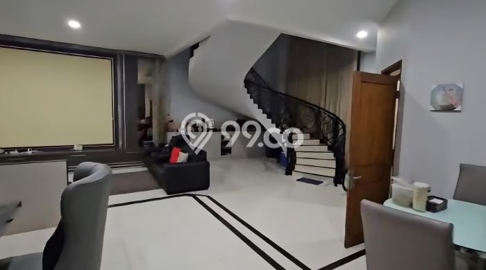 Ready to Use! Premium House LT 400m2 Desain Elegan di Singgasana Ready to Use! Premium House LT 400m2 Desain Elegan di Singgasana
