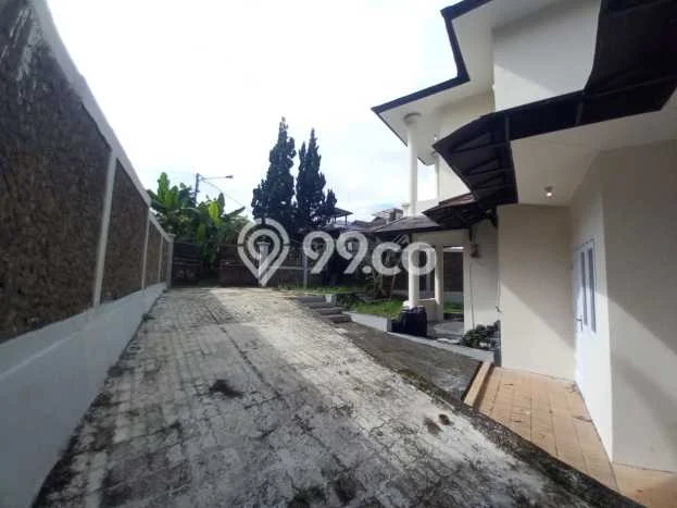 Ready to Use! Premium House LT 550m2 Desain Modern di Setiabudi Ready to Use! Premium House LT 550m2 Desain Modern di Setiabudi