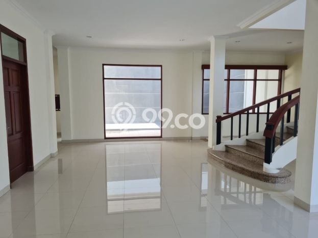 Rumah Eksklusif Siap Huni LT 335m2 di Sukasari, Bandung Rumah Eksklusif Siap Huni LT 335m2 di Sukasari, Bandung
