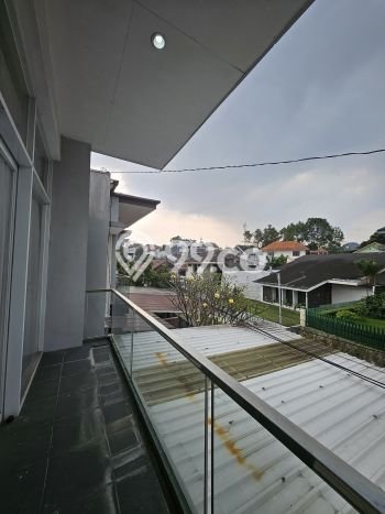 Rumah Sewa Bandung LT 140m2 LB 200m2 Kawasan Setiabudi Rumah Sewa Bandung LT 140m2 LB 200m2 Kawasan Setiabudi