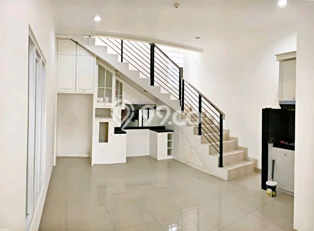 Rumah Strategis Modern Lb 210m2 di Arcamanik, Bandung Rumah Strategis Modern Lb 210m2 di Arcamanik, Bandung