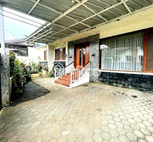 Rumah Mewah LB 175m2 Siap Huni Desain Elegan di Pasteur, Bandung Rumah Mewah LB 175m2 Siap Huni Desain Elegan di Pasteur, Bandung