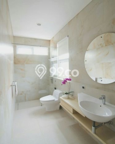 LOKASI TERBAIK! Rumah kawasan , 4 KT, Area Premium, Luas 1000m2m² Bangunan 850m2m² LOKASI TERBAIK! Rumah kawasan , 4 KT, Area Premium, Luas 1000m2m² Bangunan 850m2m²