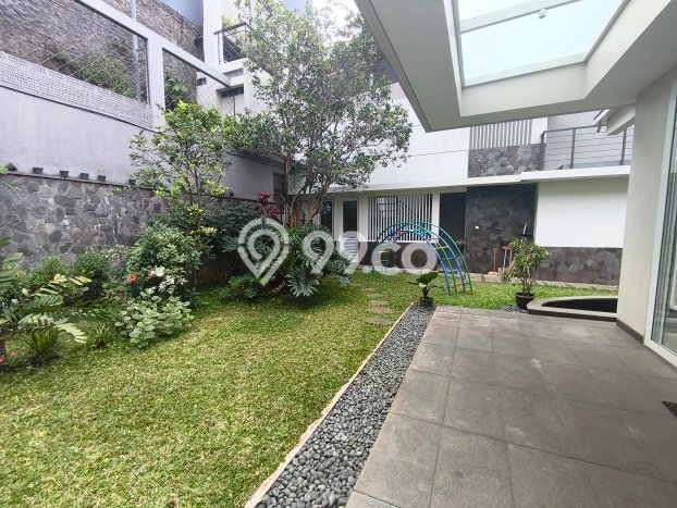 Rumah Luxury Modern Tanpa Renovasi di Setra Murni Bandung Rumah Luxury Modern Tanpa Renovasi di Setra Murni Bandung