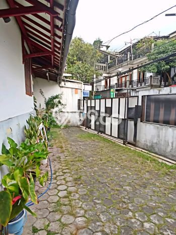 Rumah Strategis Minimalis Lb 150m2 di Coblong, Bandung Rumah Strategis Minimalis Lb 150m2 di Coblong, Bandung