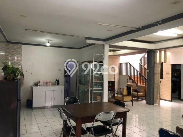 Rumah Modern 5 KT LT 170m2 di Sudirman Rumah Modern 5 KT LT 170m2 di Sudirman