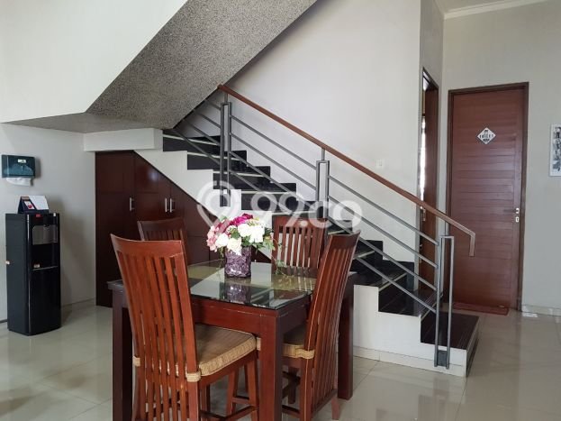 Ready to Use! Luxury House LT 200m2 Desain Elegan di Setra Murni Ready to Use! Luxury House LT 200m2 Desain Elegan di Setra Murni