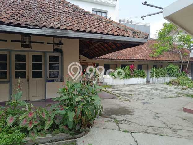 Sewa Rumah Nyaman LT 800m2 / LB 500m2 di Riau, Bandung Sewa Rumah Nyaman LT 800m2 / LB 500m2 di Riau, Bandung