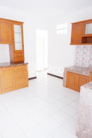 Jarang Ada! Rumah Sewa 4 Kamar Bagus Siap Huni Hegarmanah Jarang Ada! Rumah Sewa 4 Kamar Bagus Siap Huni Hegarmanah