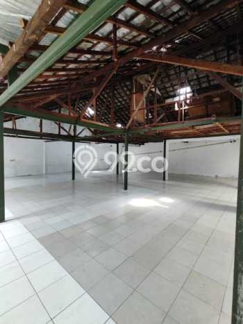 Unit Gudang Disewakan di Holis Cigondewah di Area Ramai & Strategis Unit Gudang Disewakan di Holis Cigondewah di Area Ramai & Strategis