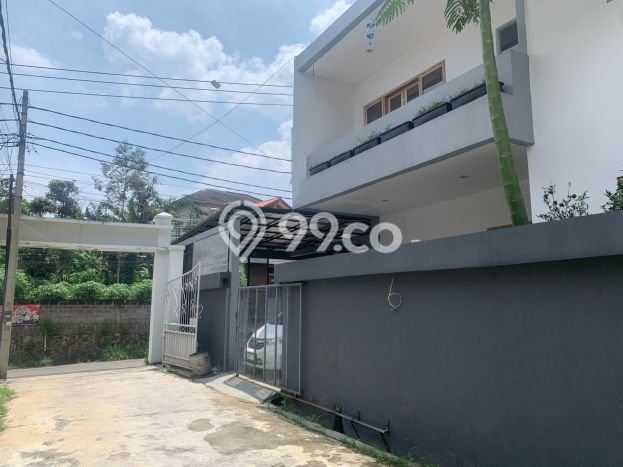Rumah Elit Modern Tanpa Renovasi di Ciwaruga Bandung Rumah Elit Modern Tanpa Renovasi di Ciwaruga Bandung