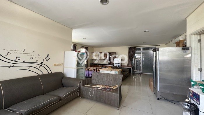 Rumah Luxury Modern Tanpa Renovasi di Green Lake City Jakarta Barat Rumah Luxury Modern Tanpa Renovasi di Green Lake City Jakarta Barat