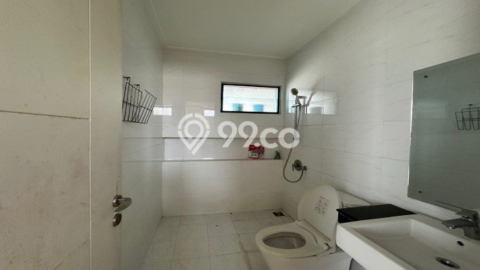 Rumah Luxury Modern Tanpa Renovasi di Green Lake City Jakarta Barat Rumah Luxury Modern Tanpa Renovasi di Green Lake City Jakarta Barat