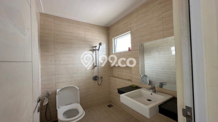 Rumah Luxury Modern Tanpa Renovasi di Green Lake City Jakarta Barat Rumah Luxury Modern Tanpa Renovasi di Green Lake City Jakarta Barat
