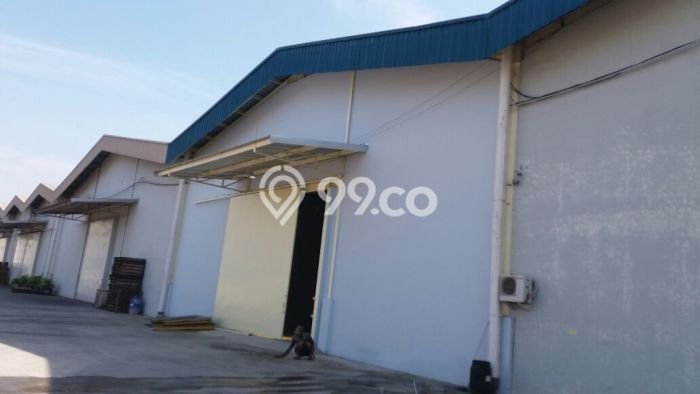 Unit Gudang Disewakan di Cikarang di Area Ramai & Strategis Unit Gudang Disewakan di Cikarang di Area Ramai & Strategis