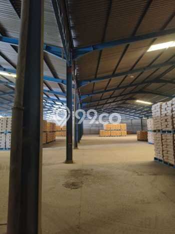 Unit Gudang Disewakan di Daan Mogot di Area Ramai & Strategis Unit Gudang Disewakan di Daan Mogot di Area Ramai & Strategis