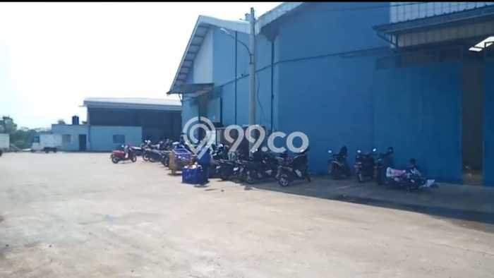 Disewakan Gudang komersial di Parung luas bangunan 300m2 Disewakan Gudang komersial di Parung luas bangunan 300m2