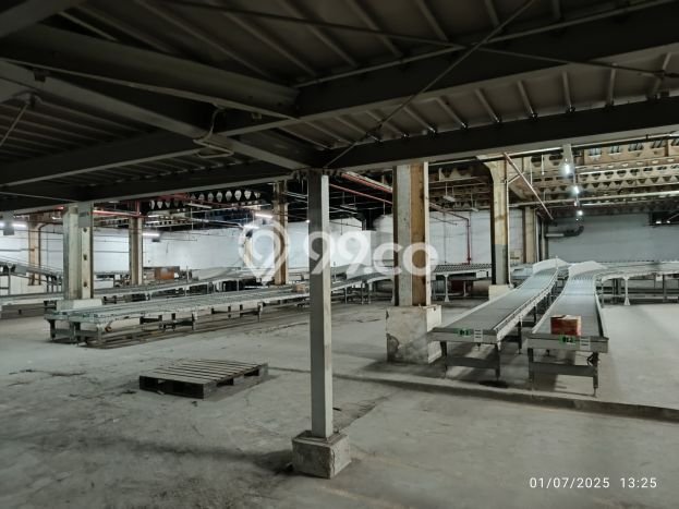 Gudang disewakan di Cikarang Barat Bekasi dengan luas bangunan 20500m2 Gudang disewakan di Cikarang Barat Bekasi dengan luas bangunan 20500m2