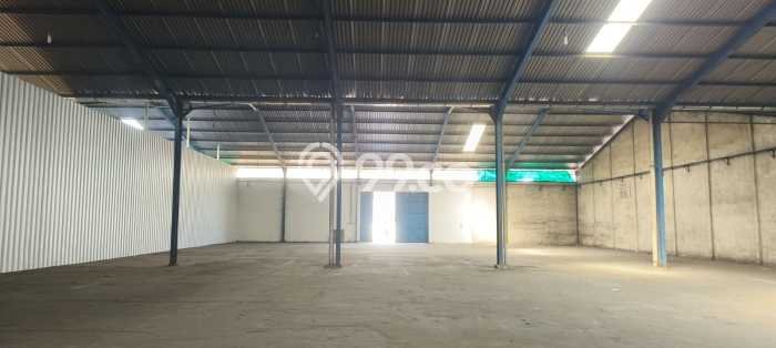 FOR RENT! Gudang di Daan Mogot Cocok untuk Bisnis 1974m2 FOR RENT! Gudang di Daan Mogot Cocok untuk Bisnis 1974m2