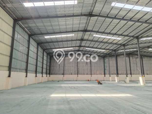 Disewakan Gudang komersial di Sepatan luas bangunan 7200m2 Disewakan Gudang komersial di Sepatan luas bangunan 7200m2