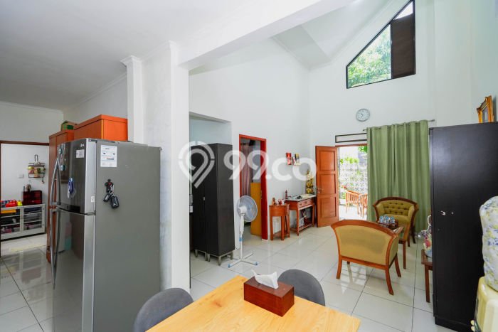 Hunian Elit LB 150m2 Siap Huni Desain Elegan di Bintaro, Tangerang Selatan Hunian Elit LB 150m2 Siap Huni Desain Elegan di Bintaro, Tangerang Selatan