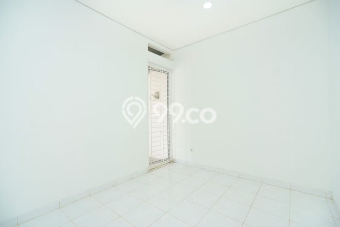 Rumah Lokasi Strategis area Cibubur, Jakarta Timur, LT 105m² LB 102m² Rumah Lokasi Strategis area Cibubur, Jakarta Timur, LT 105m² LB 102m²