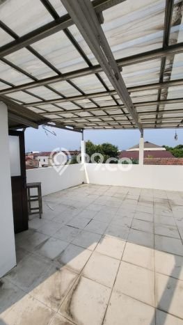 For Sale Rumah 5 Kamar Lokasi Ideal Bagus dan Strategis di Ciracas For Sale Rumah 5 Kamar Lokasi Ideal Bagus dan Strategis di Ciracas