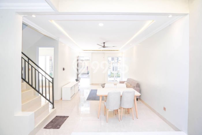 Jual Rumah Strategis Bagus Punya 3 KT di Graha Raya Tangerang Selatan SHM Jual Rumah Strategis Bagus Punya 3 KT di Graha Raya Tangerang Selatan SHM