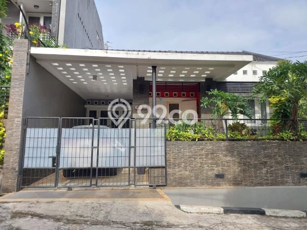 Dijual Rumah 3 Kamar Lokasi Ideal Bagus dan Strategis di Cinere Dijual Rumah 3 Kamar Lokasi Ideal Bagus dan Strategis di Cinere