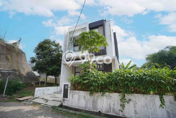 DIJUAL CEPAT! Rumah BSD, Tangerang, Luas 70m² LB 94m² DIJUAL CEPAT! Rumah BSD, Tangerang, Luas 70m² LB 94m²