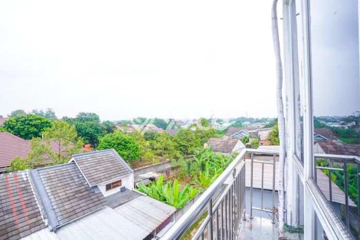 Dijual Cepat Rumah Bagus Siap Huni LB 172m2 di Cilodong, Depok Dijual Cepat Rumah Bagus Siap Huni LB 172m2 di Cilodong, Depok