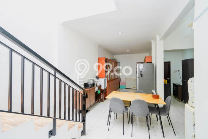 Hunian Elit LB 150m2 Siap Huni Desain Elegan di Bintaro, Tangerang Selatan Hunian Elit LB 150m2 Siap Huni Desain Elegan di Bintaro, Tangerang Selatan