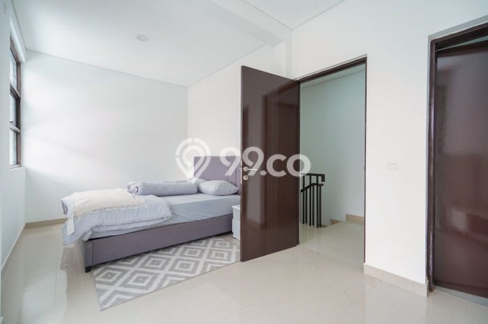 Rumah Terawat area Graha Raya, Tangerang, LT 94m², LB 117m² Rumah Terawat area Graha Raya, Tangerang, LT 94m², LB 117m²