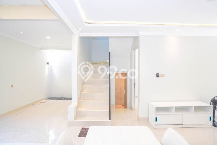 Jual Rumah Strategis Bagus Punya 3 KT di Graha Raya Tangerang Selatan SHM Jual Rumah Strategis Bagus Punya 3 KT di Graha Raya Tangerang Selatan SHM
