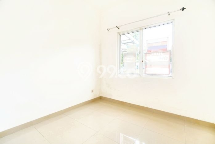 Rumah Luas Asri 2 KT Siap Pakai di BSD Tangerang Rumah Luas Asri 2 KT Siap Pakai di BSD Tangerang