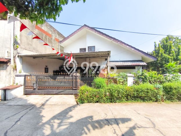 Jual Rumah Bagus Siap Huni LB 75m2 di Serpong, Tangerang Selatan Jual Rumah Bagus Siap Huni LB 75m2 di Serpong, Tangerang Selatan