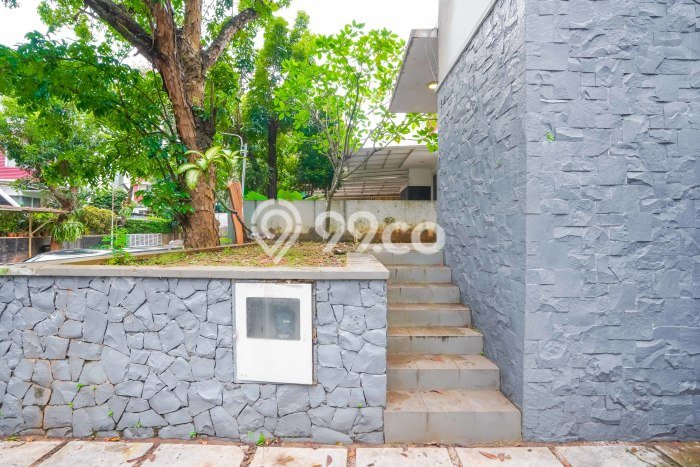 Dijual Rumah Mewah Megah Dengan View Eksklusif di Cibubur, Jakarta Timur Dijual Rumah Mewah Megah Dengan View Eksklusif di Cibubur, Jakarta Timur