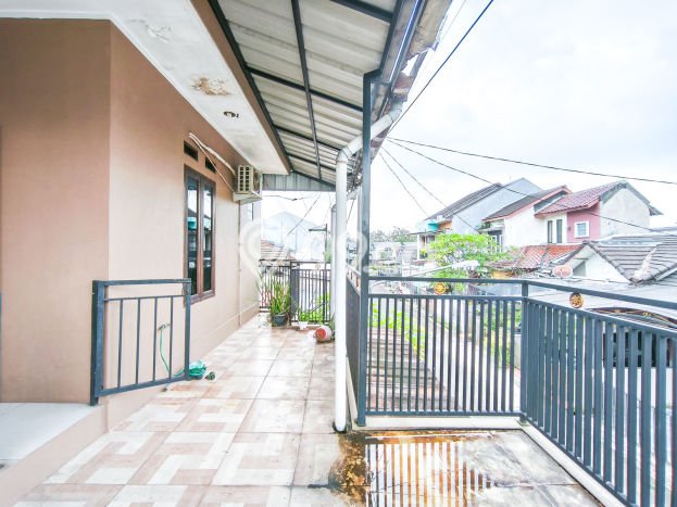 Hunian Cantik Modern Lb 200m2 di Serpong, Tangerang Selatan Hunian Cantik Modern Lb 200m2 di Serpong, Tangerang Selatan