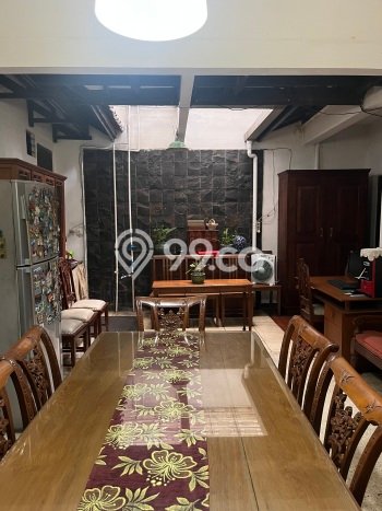 Siap Huni Rumah Mewah 6 Kamar di Pancoran Dekat ke Mana Pun Siap Huni Rumah Mewah 6 Kamar di Pancoran Dekat ke Mana Pun